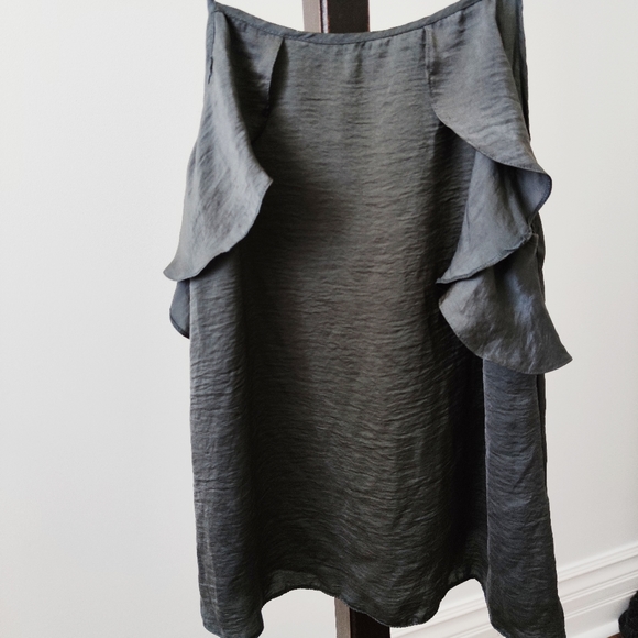 ATMOSPHERE Elegant Gray Blouse Shoulder Detail - Picture 2 of 3